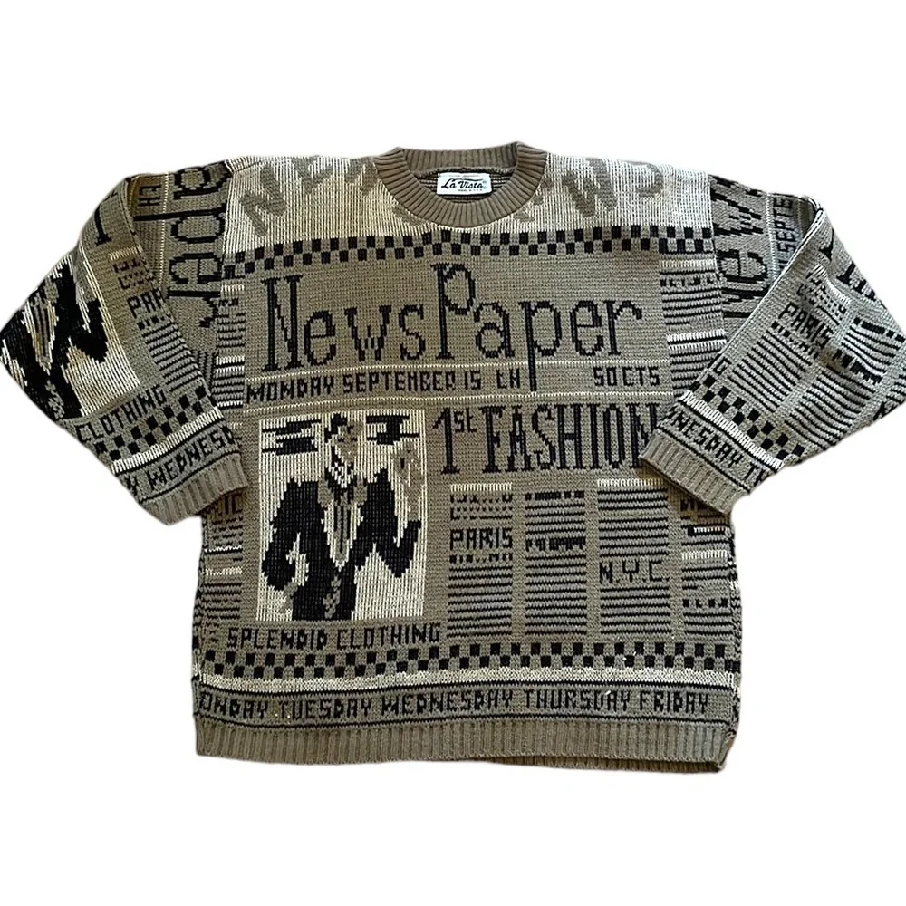 VINTAGE LA VISTA NEWSPAPER PRINT KNIT SWEATER TAN BLACK SIZE MEDIUM MADE IN USA